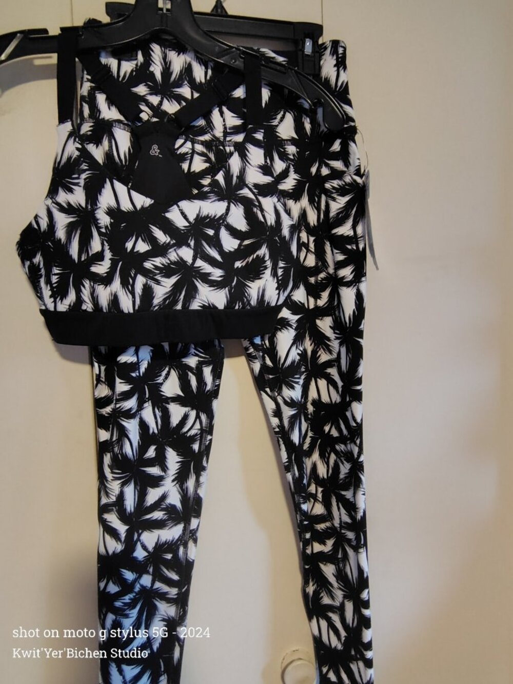 NWT SM Workout set Love & Sports